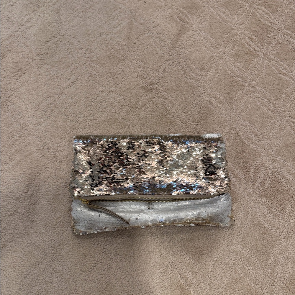 Stella & Dot Sparkling Silver Sequin Clutch